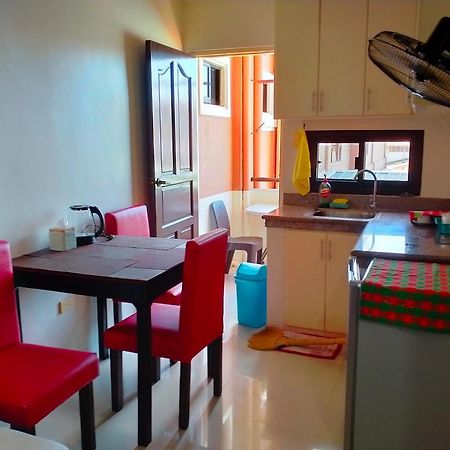 V.F. Riton Apartelle Daire Laoag Dış mekan fotoğraf