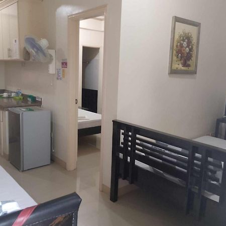 V.F. Riton Apartelle Laoag Dış mekan fotoğraf