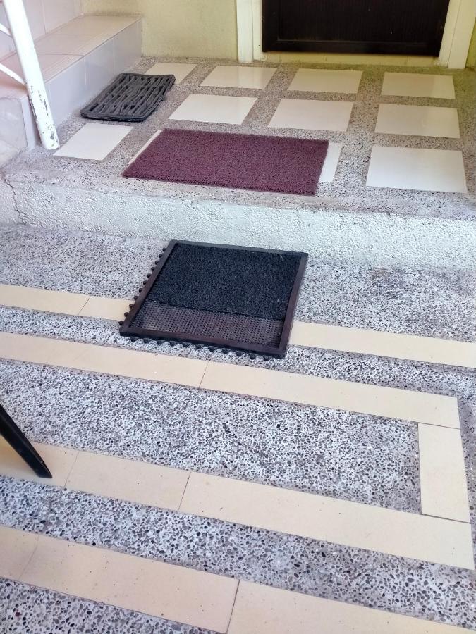 V.F. Riton Apartelle Laoag Dış mekan fotoğraf