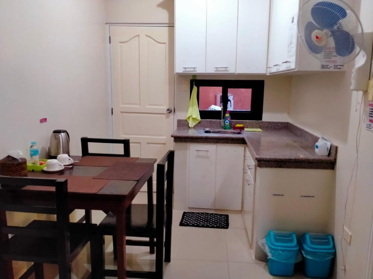 V.F. Riton Apartelle Daire Laoag Dış mekan fotoğraf