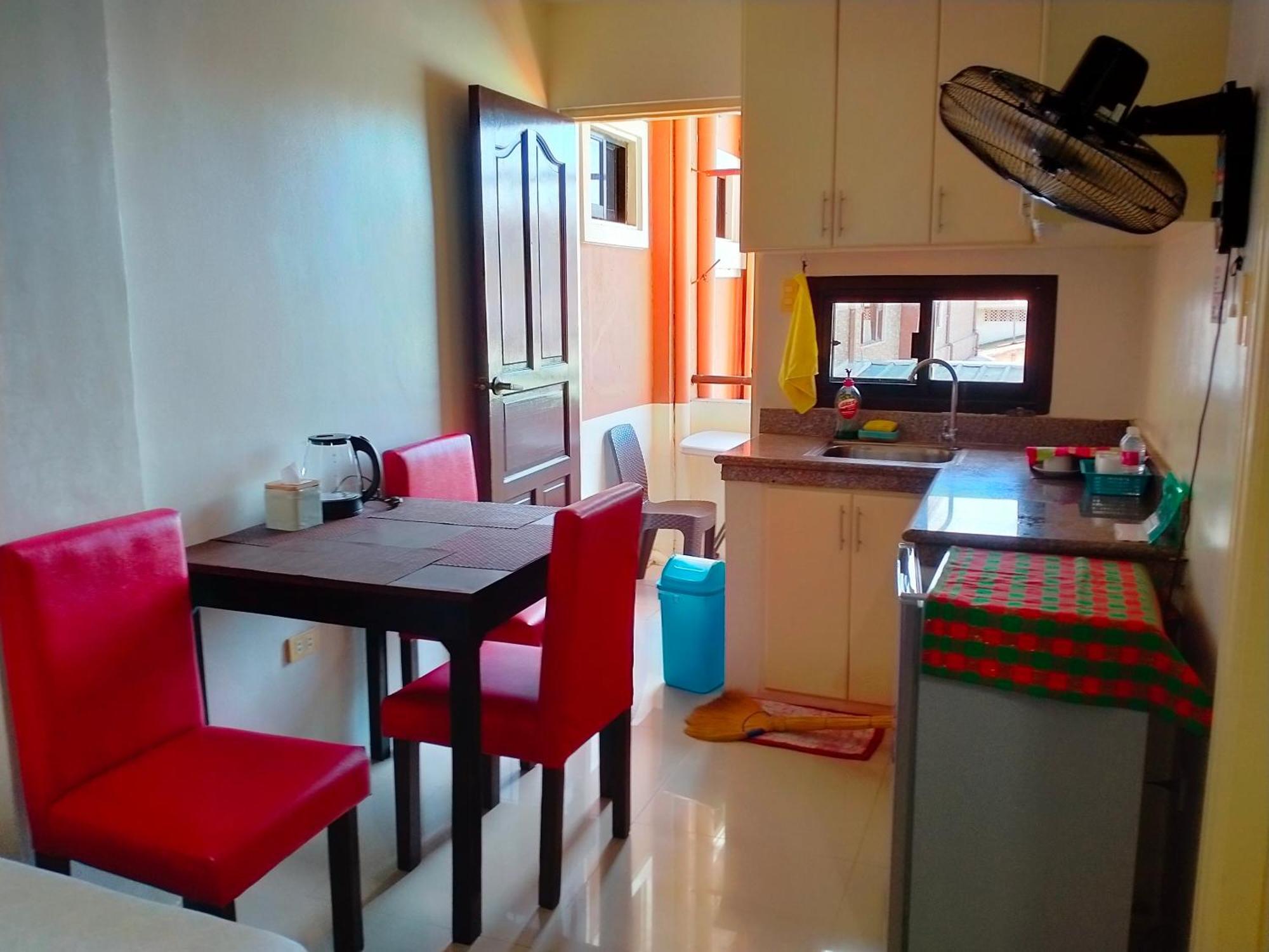 V.F. Riton Apartelle Laoag Dış mekan fotoğraf