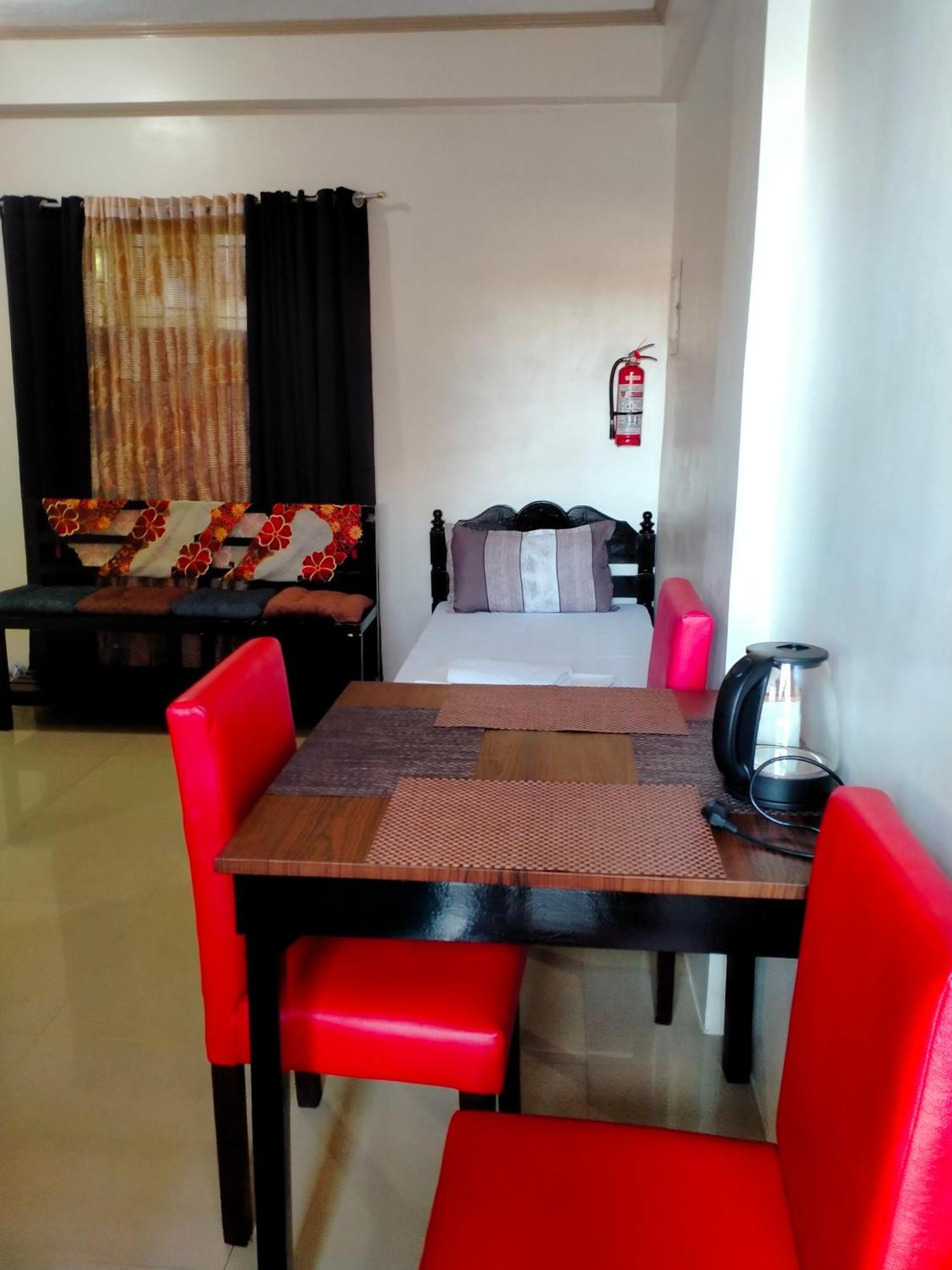 V.F. Riton Apartelle Daire Laoag Dış mekan fotoğraf