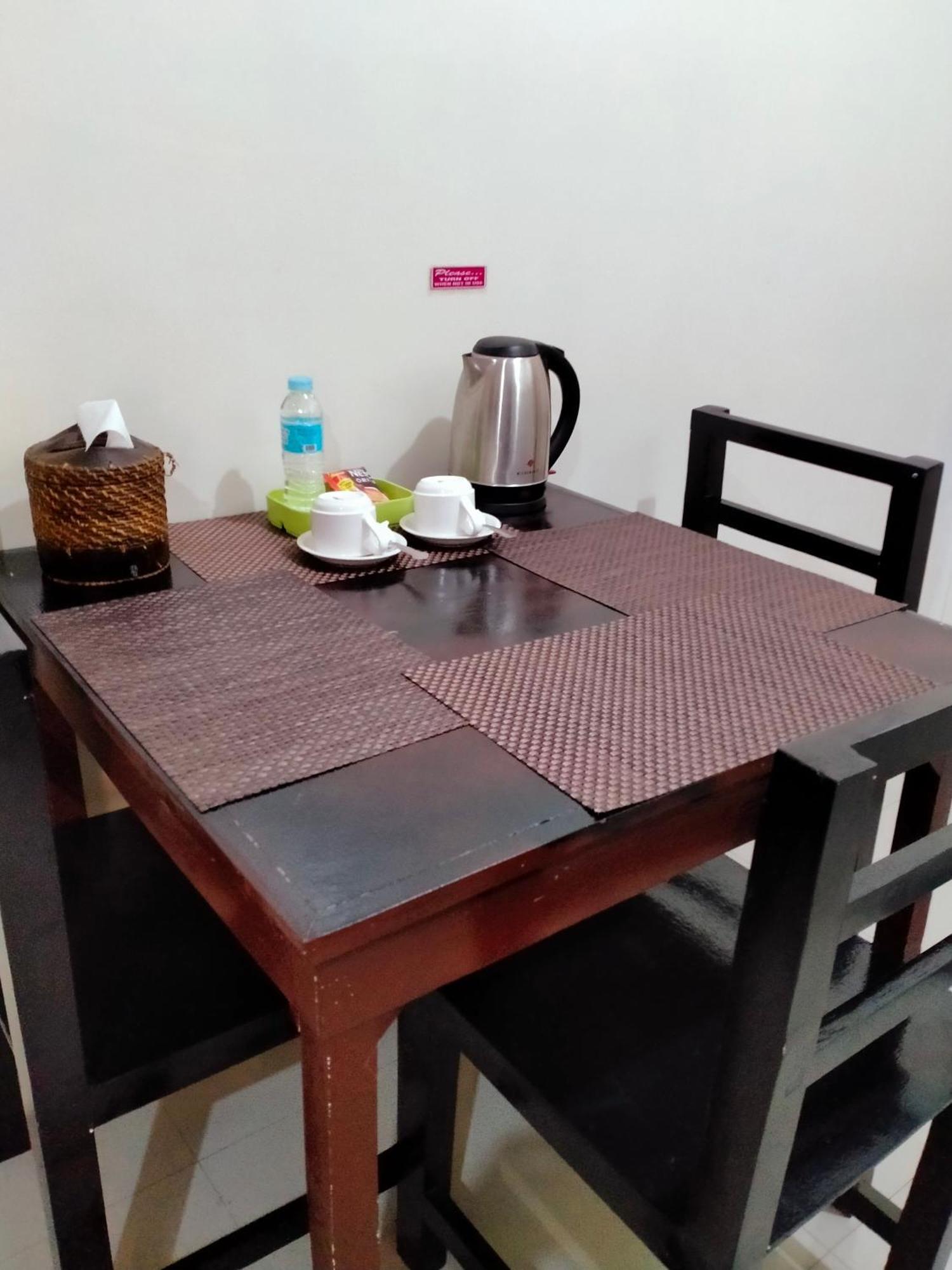 V.F. Riton Apartelle Laoag Oda fotoğraf