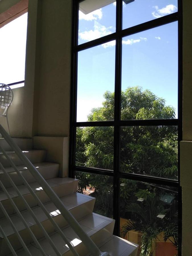 V.F. Riton Apartelle Laoag Dış mekan fotoğraf