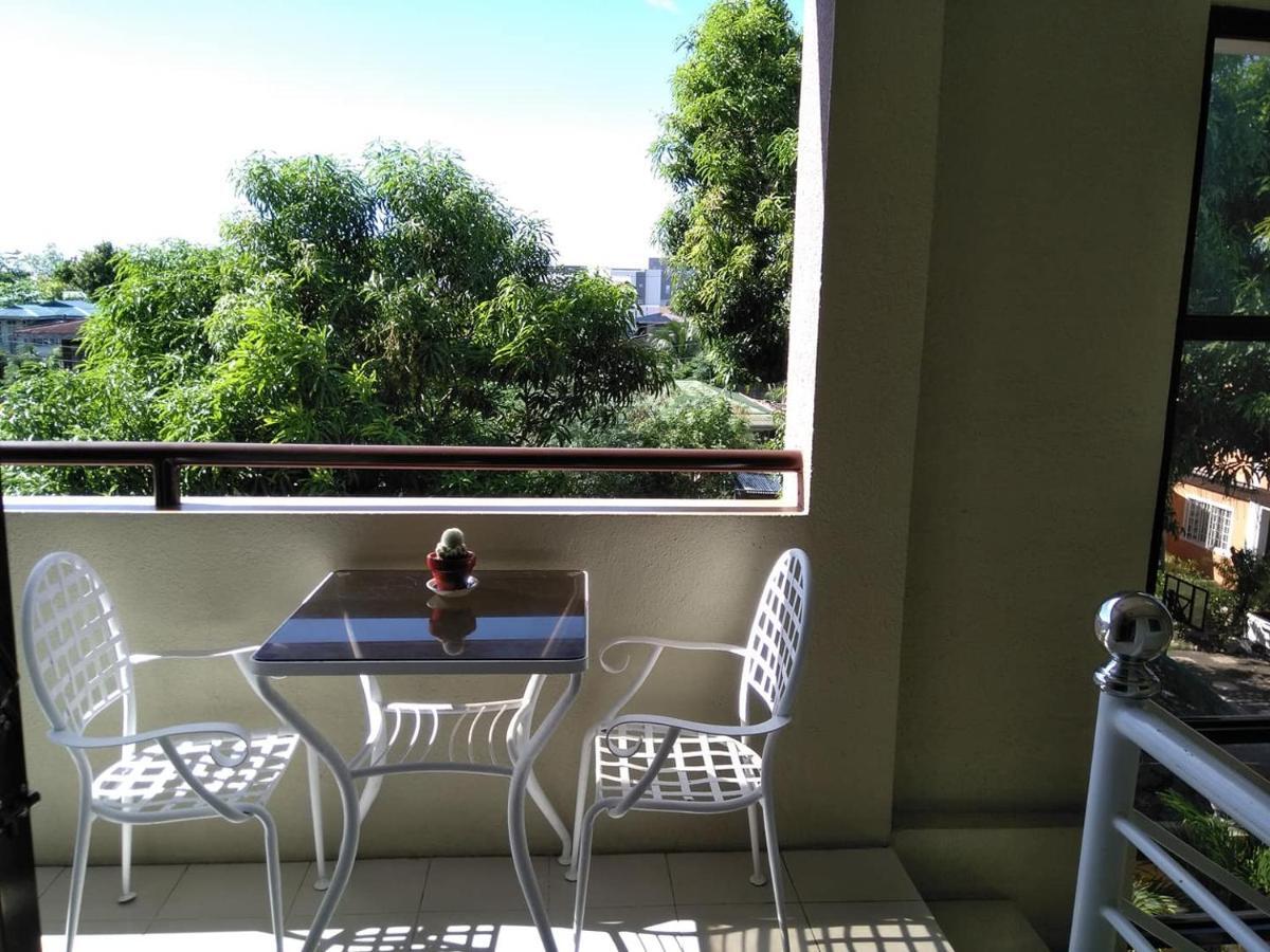 V.F. Riton Apartelle Laoag Dış mekan fotoğraf