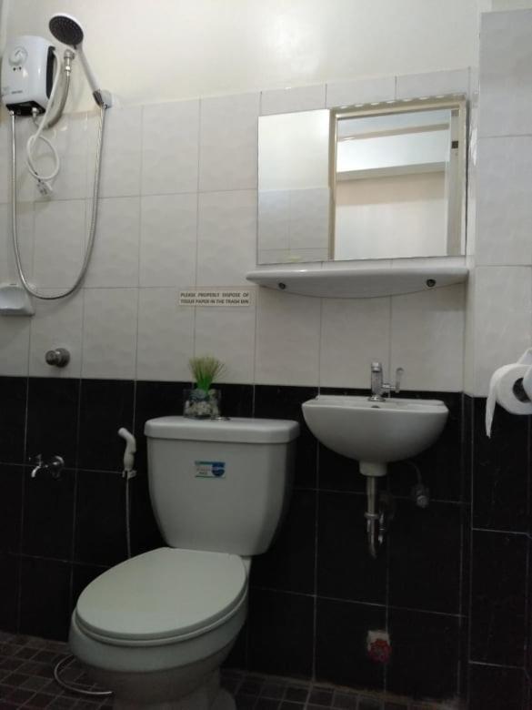 V.F. Riton Apartelle Daire Laoag Dış mekan fotoğraf