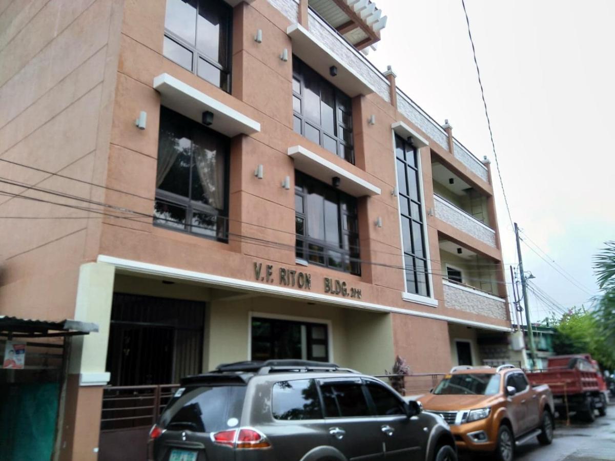 V.F. Riton Apartelle Daire Laoag Dış mekan fotoğraf