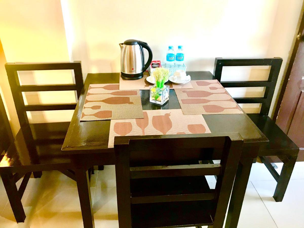 V.F. Riton Apartelle Laoag Dış mekan fotoğraf